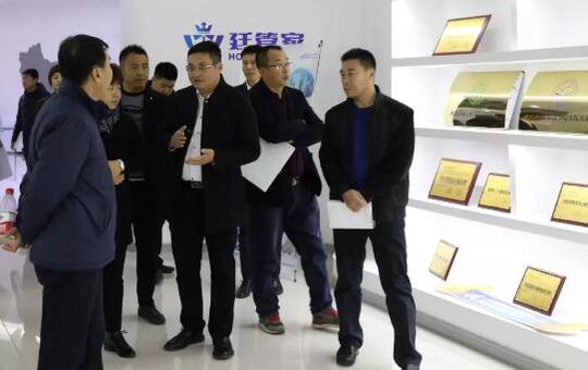 青年企業家參觀乾港集團